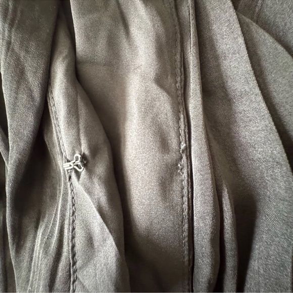 BANANA REPUBLIC $100 CROPPED WRAP PLEATED BLOUSE Black Balloon 3/4 Sleeves SZ XL - Picture 8 of 8